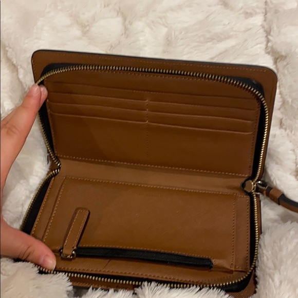 Calvin Klein Wallet - Picture 4 of 4